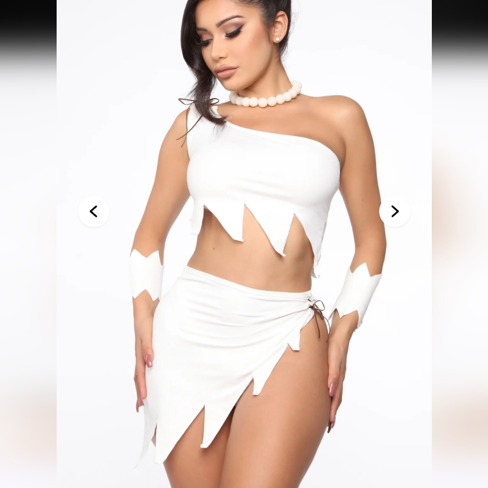NWT Fashion Nova Bedrock Babe Top Size S/M White 2990-ab